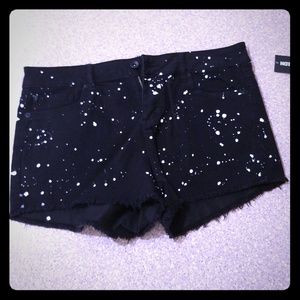 Hot topic paint splatter cut off shorts